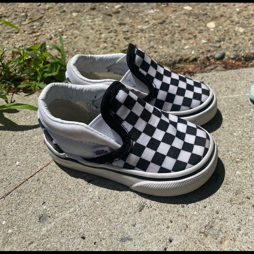 Size 4 Vans Slip on sneakers